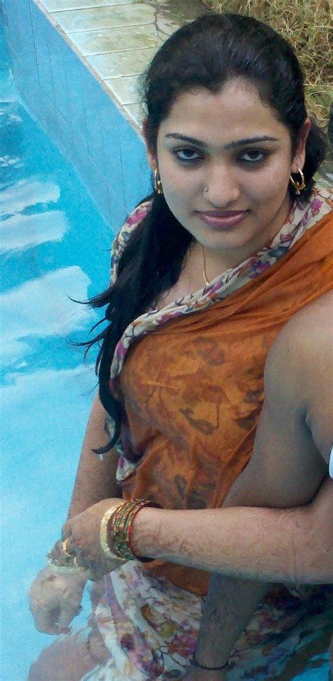 Bhabhi Porn Pics: Nude Women in Free Sex Photos 